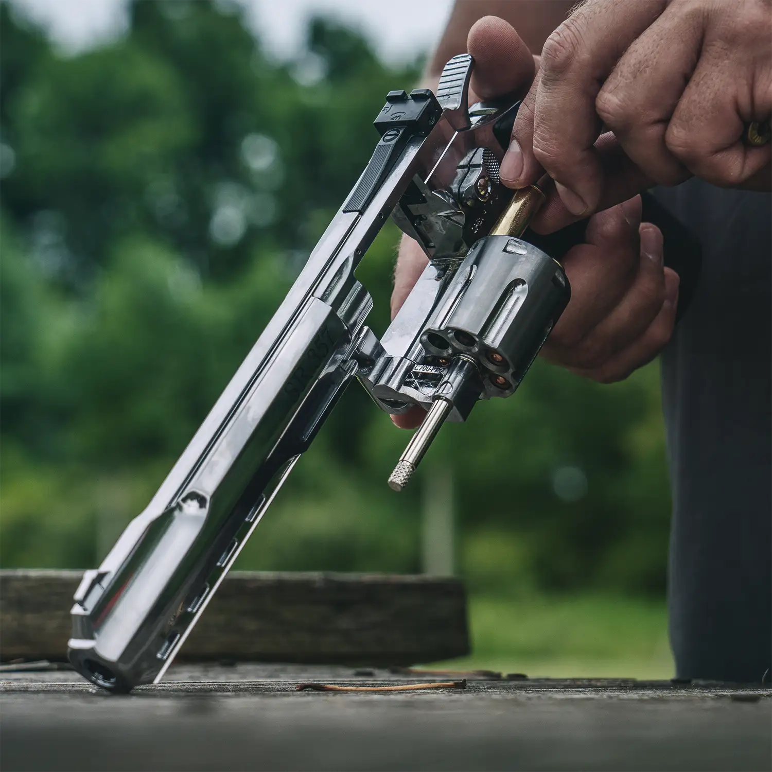 CRVL357S - Crosman SR357 BB Revolver Pistol_Lifestyle 14